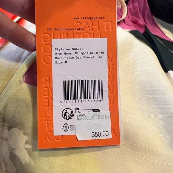 NWT Multicolored Top - Picture 5 of 5